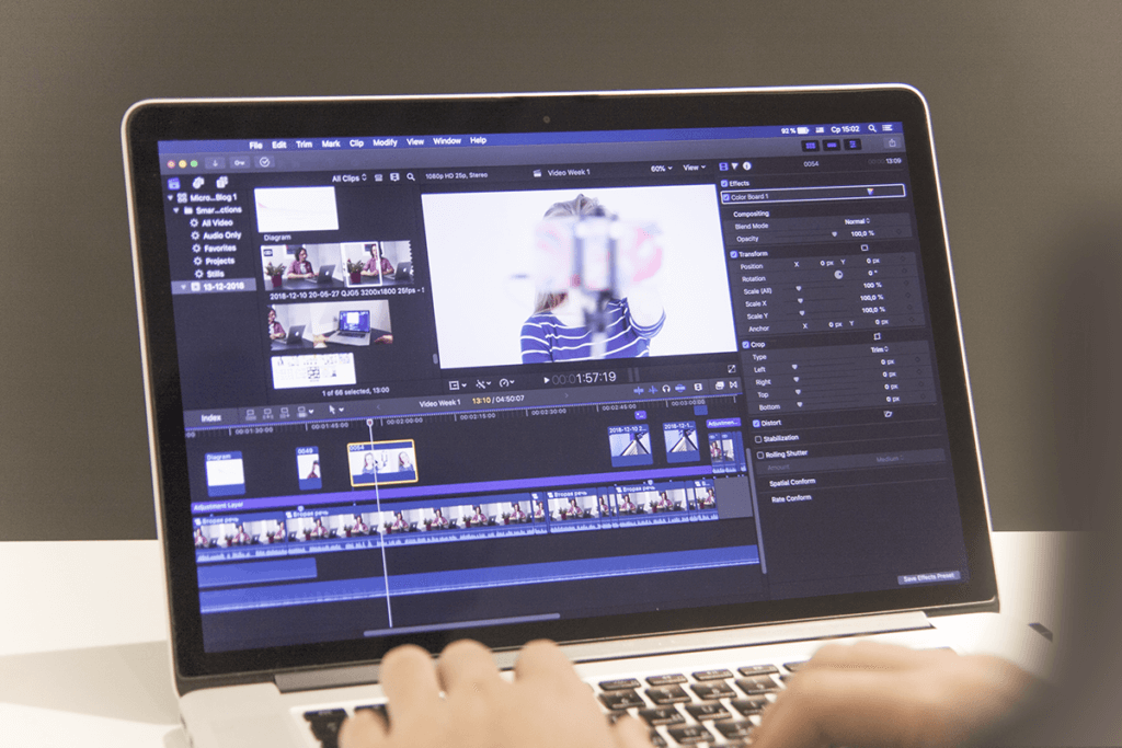 Videobarbeitung am Laptop