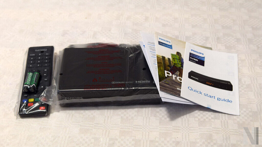 Aufnahme vom Lieferumfang des Philips DTR3202