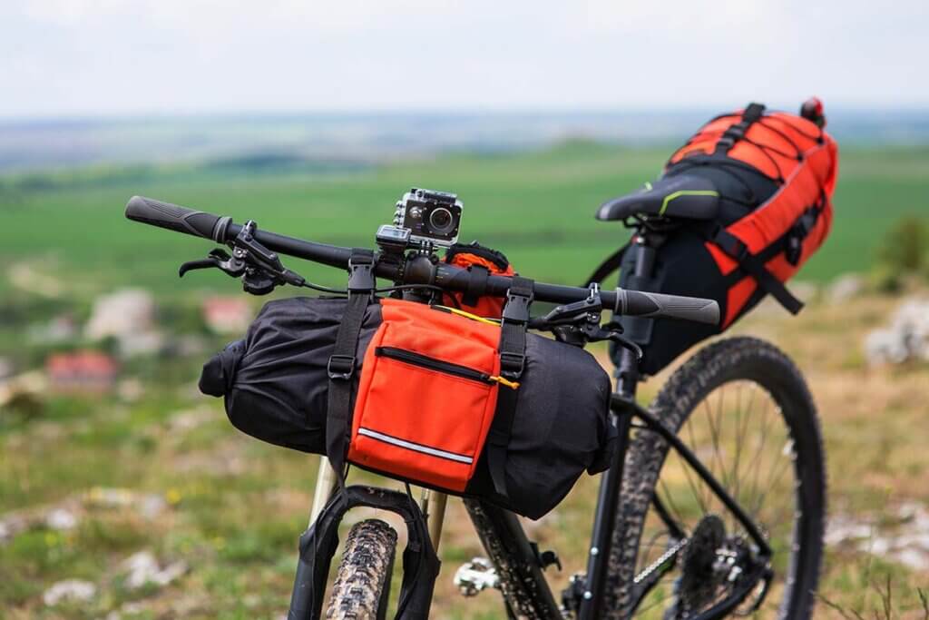 Fahrradtaschen an Lenker und Gepaecktraeger