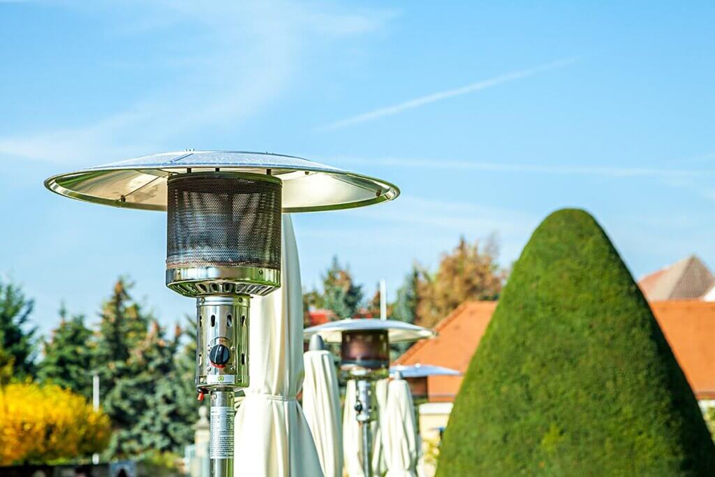 Heizpilze im Biergarten