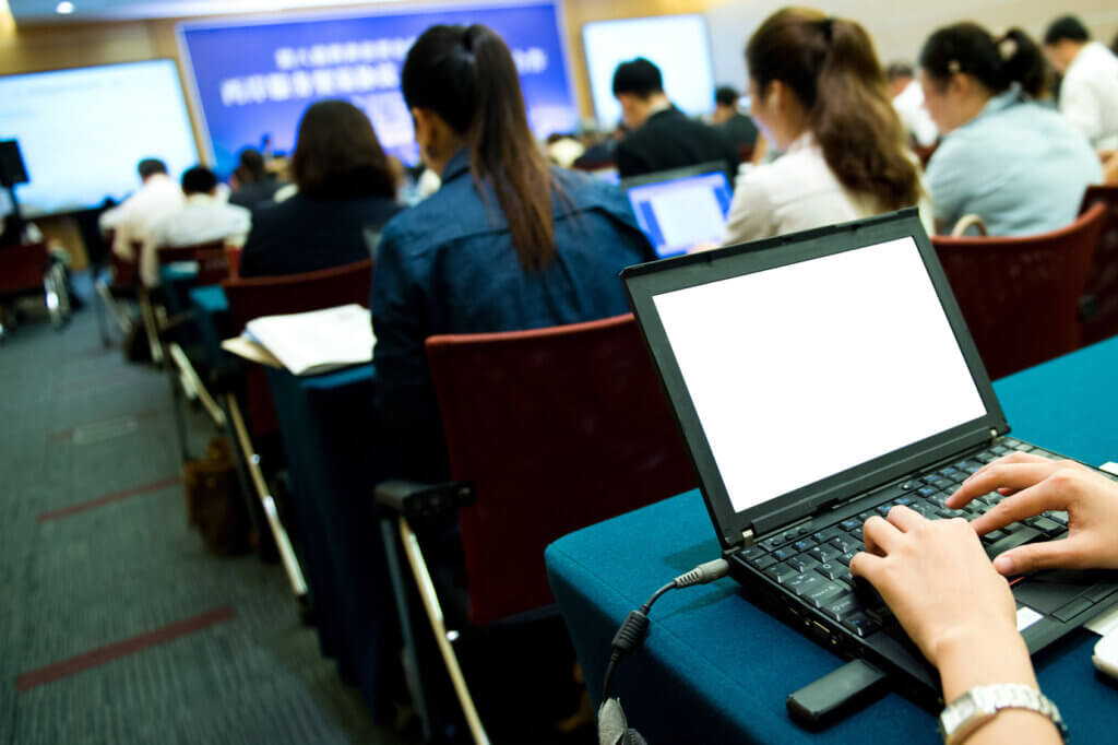 viele Studenten arbeiten mit Netbooks