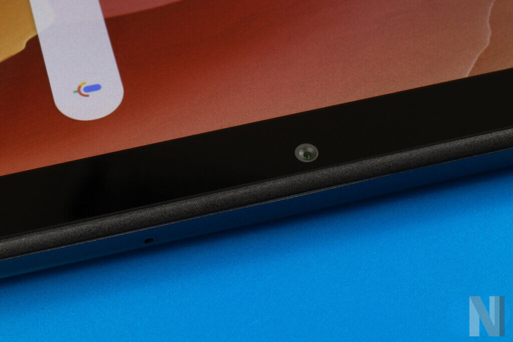 Close-up eines Tablet-Rahmens mit eingebauter Frontkamera